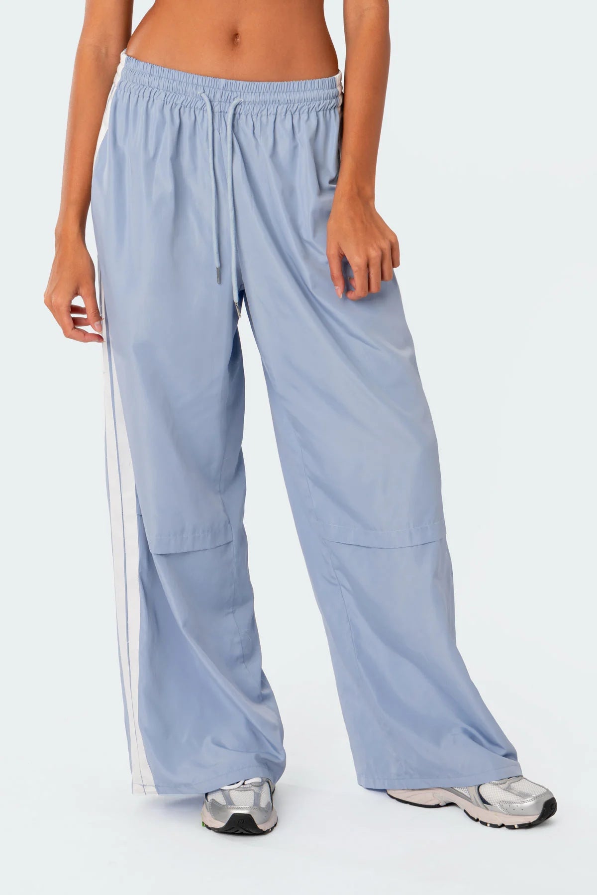 Damenhose mit Streifen, Drapierungseffekt und Weitem Bein – Vielseitige Kontrastfarbene Lässige Sporthose