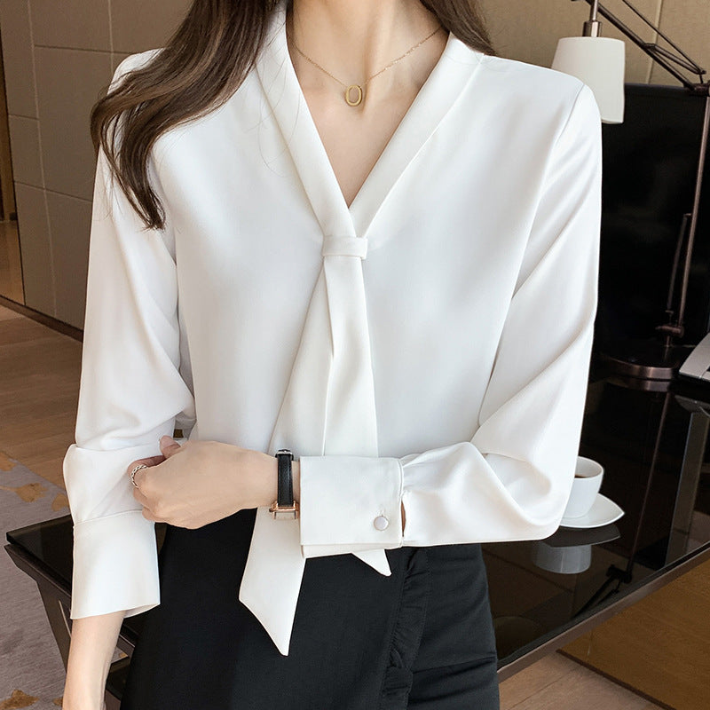 Chiffon Shirt mit Design-Akzent und V-Ausschnitt