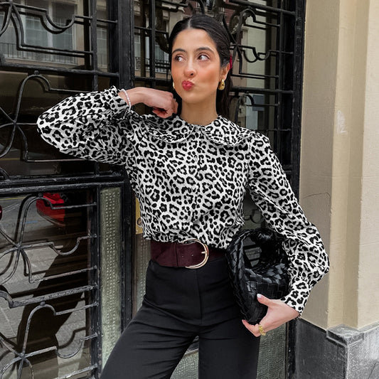 Sommerliches Modisches Shirt im Leopardenprint