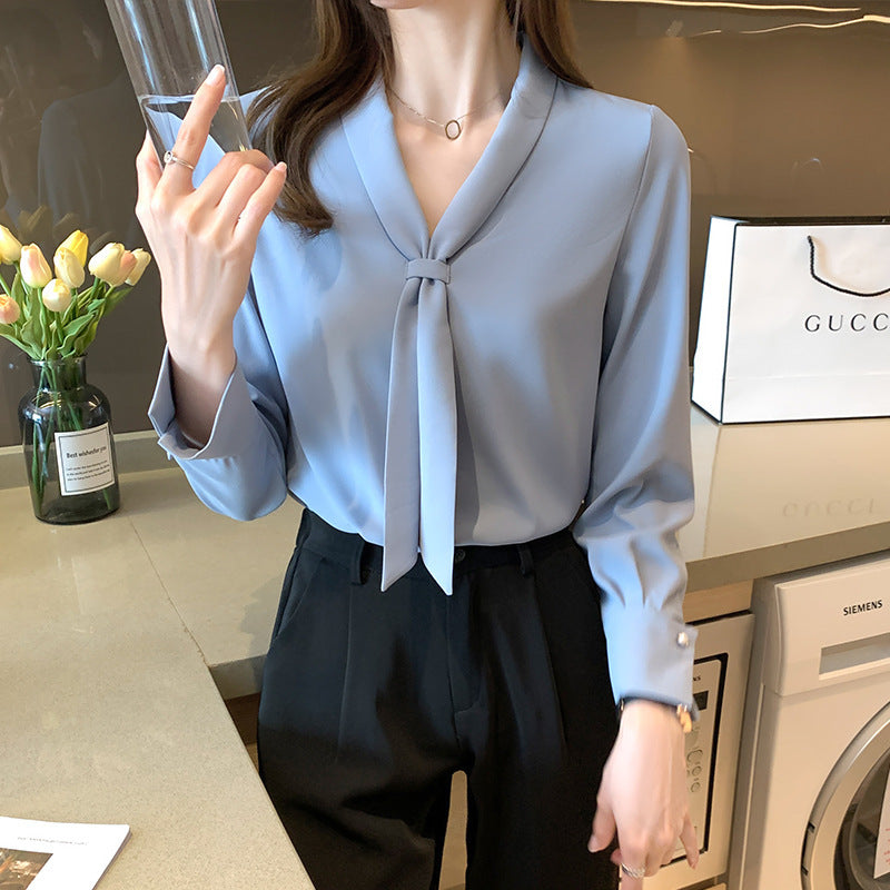 Chiffon Shirt mit Design-Akzent und V-Ausschnitt