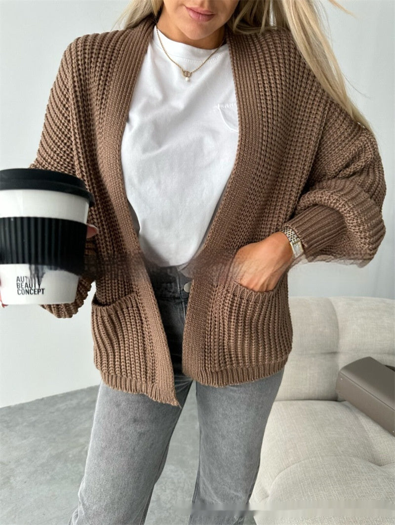 Einfarbige Strickjacke gestrickt Pullover