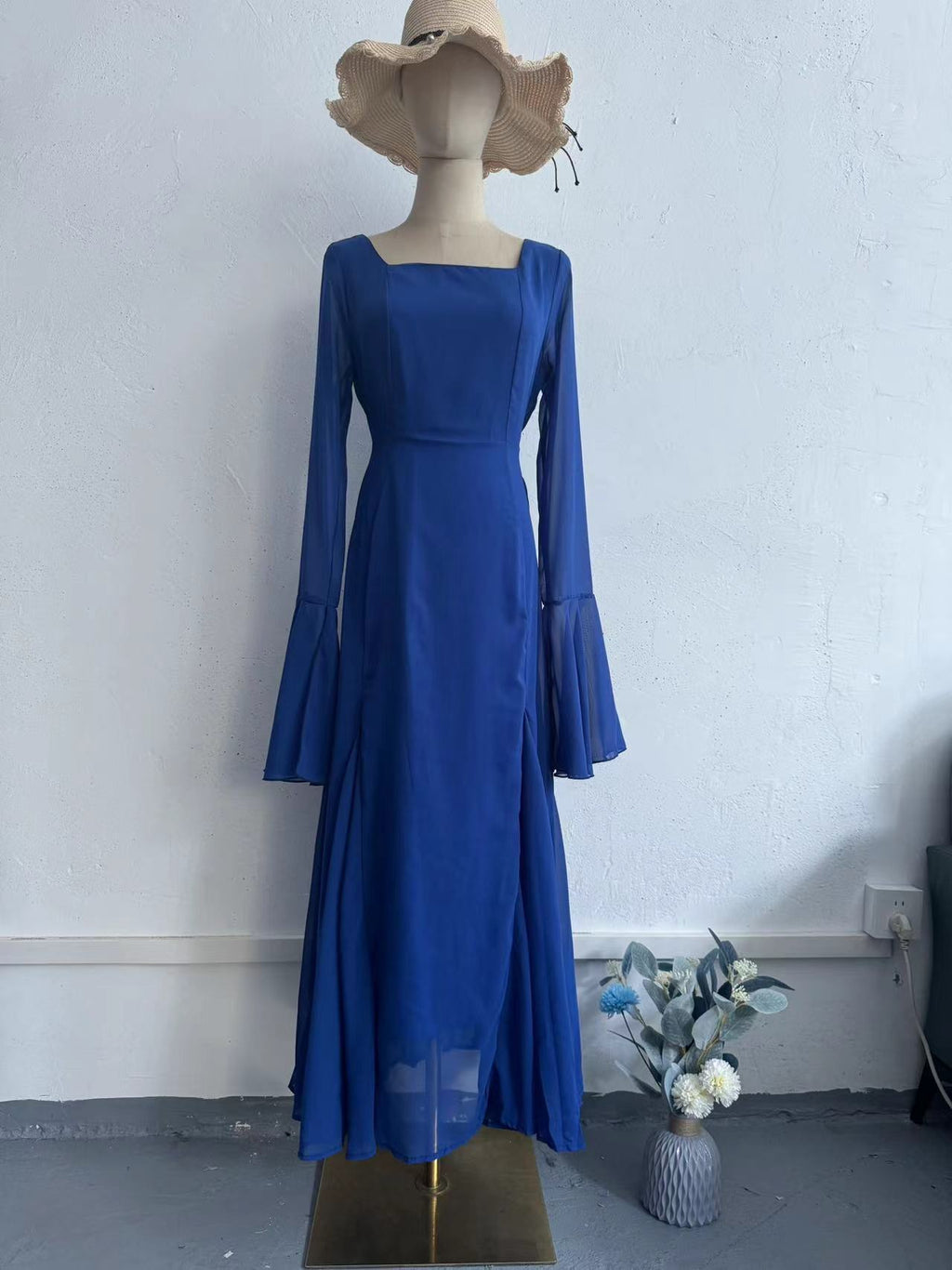 Chiffonkleid mit Rüschenärmeln