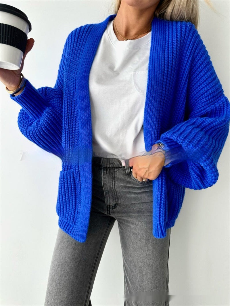 Einfarbige Strickjacke gestrickt Pullover