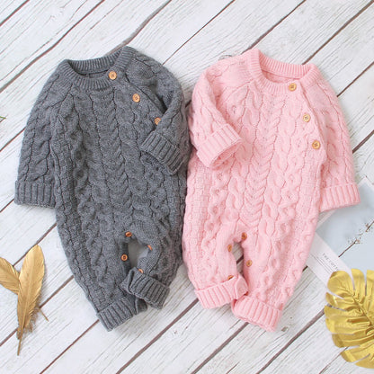 Gestrickter einfarbiger Baby-Strampler