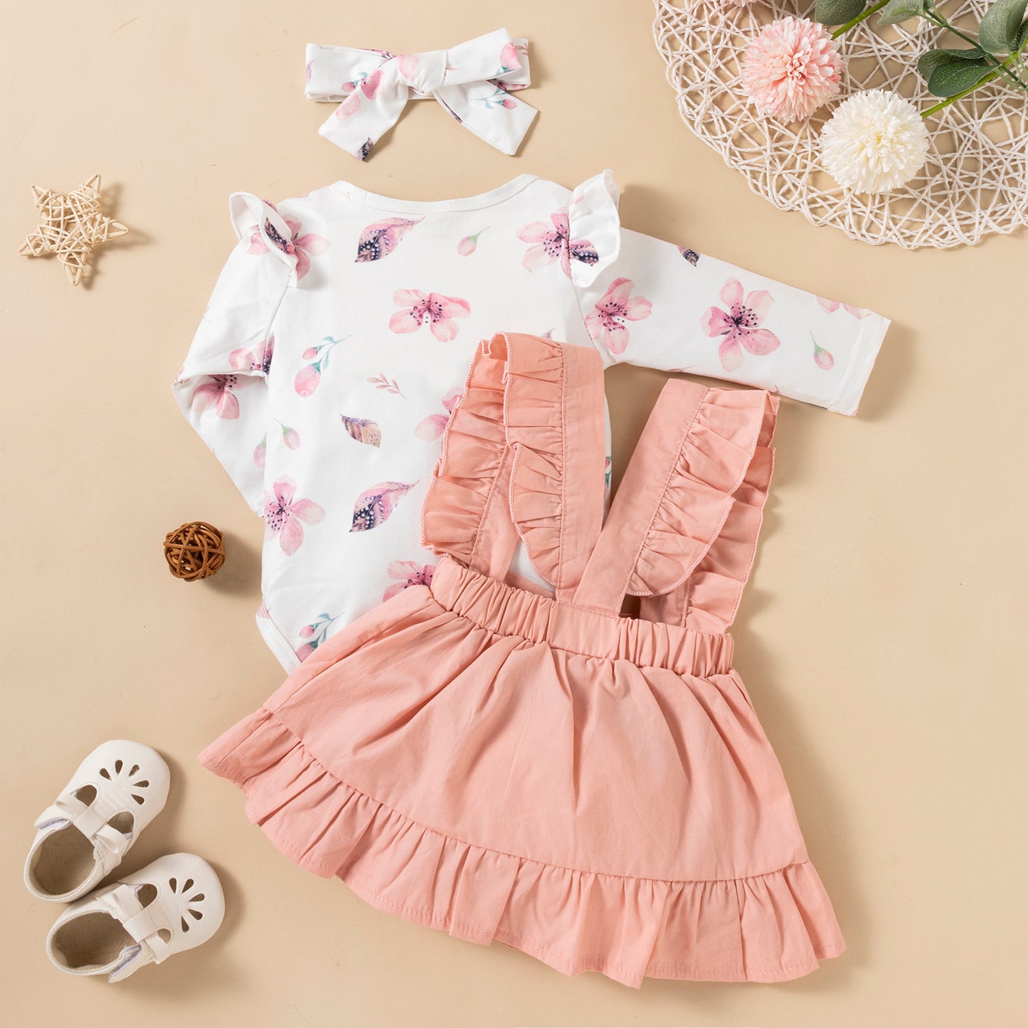 Bedruckter Langarm-Baby Mädchen Strampler Zweifarbiges Trägerkleid mit Rüschen und Kopfschmuck Dreiteiliges Set