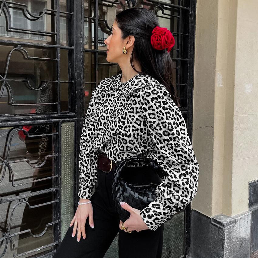 Sommerliches Modisches Shirt im Leopardenprint