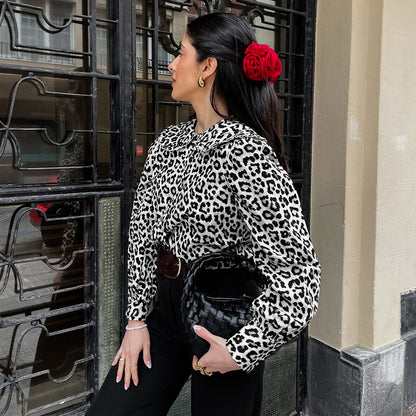 Sommerliches Modisches Shirt im Leopardenprint