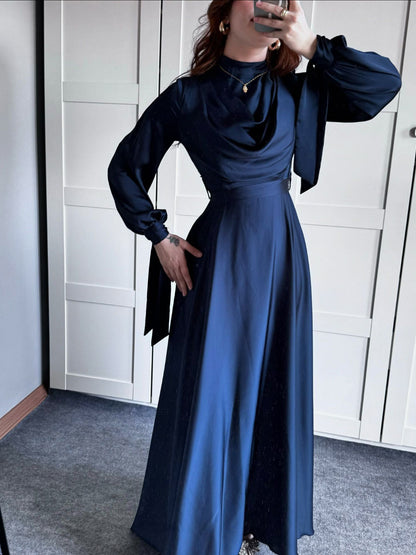 Langärmliges Maxi kleid mit Satin-Plunge kragen