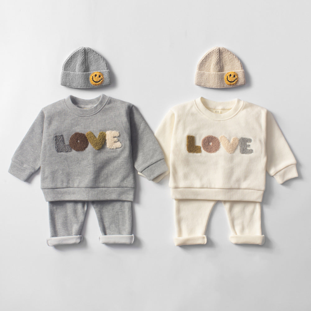 Kinderkleidung Jungen Pullover Anzug Beige Wolle LOVE Handtuch Stickerei Baby Kleidung Zwei-Teiliges Set
