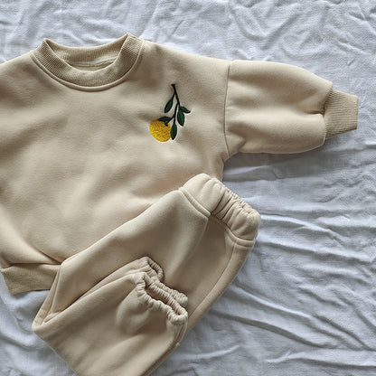 Herbst- und Winteranzug mit Fleece-Futter und Chrysanthemenstickerei Kinderanzug Baby- und Kleinkind-Outdoor-Kleidung