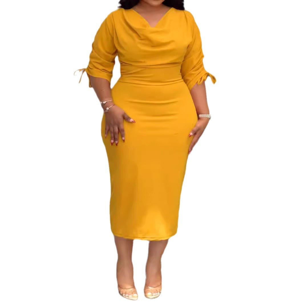 Kleid mit Kordelzug und Schlitz