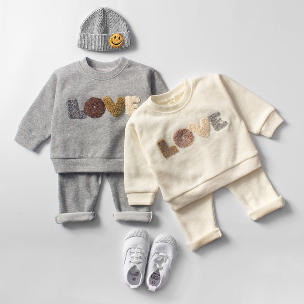 Kinderkleidung Jungen Pullover Anzug Beige Wolle LOVE Handtuch Stickerei Baby Kleidung Zwei-Teiliges Set