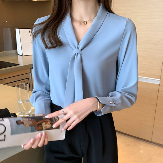 Chiffon Shirt mit Design-Akzent und V-Ausschnitt