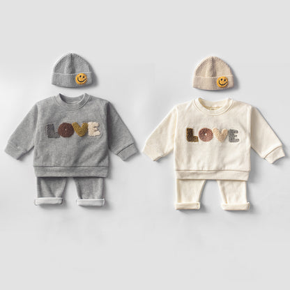 Kinderkleidung Jungen Pullover Anzug Beige Wolle LOVE Handtuch Stickerei Baby Kleidung Zwei-Teiliges Set