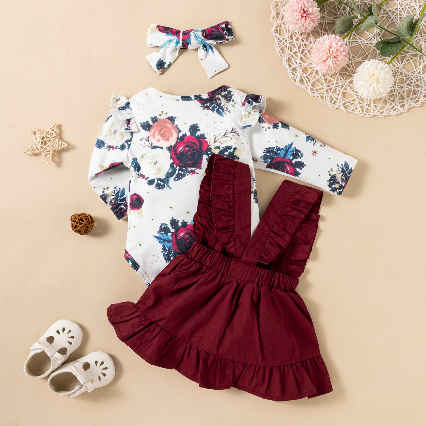 Bedruckter Langarm-Baby Mädchen Strampler Zweifarbiges Trägerkleid mit Rüschen und Kopfschmuck Dreiteiliges Set