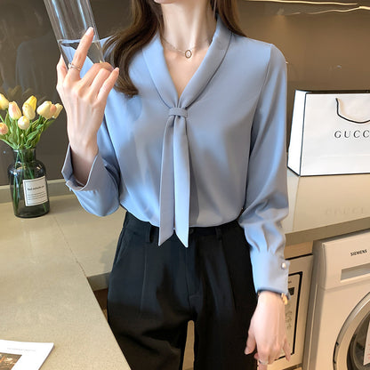 Chiffon Shirt mit Design-Akzent und V-Ausschnitt