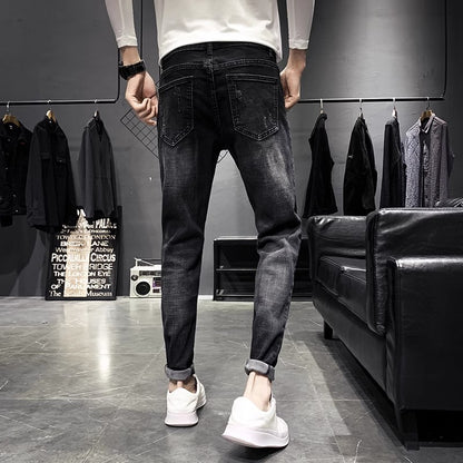 Herren-Jeans in Schwarz – Tapered, verkürzt, elastisch, schlank und figurbetont