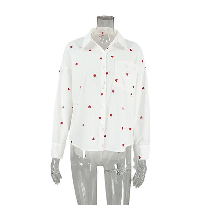 Einfaches Elegantes Shirt mit Herz-Druck